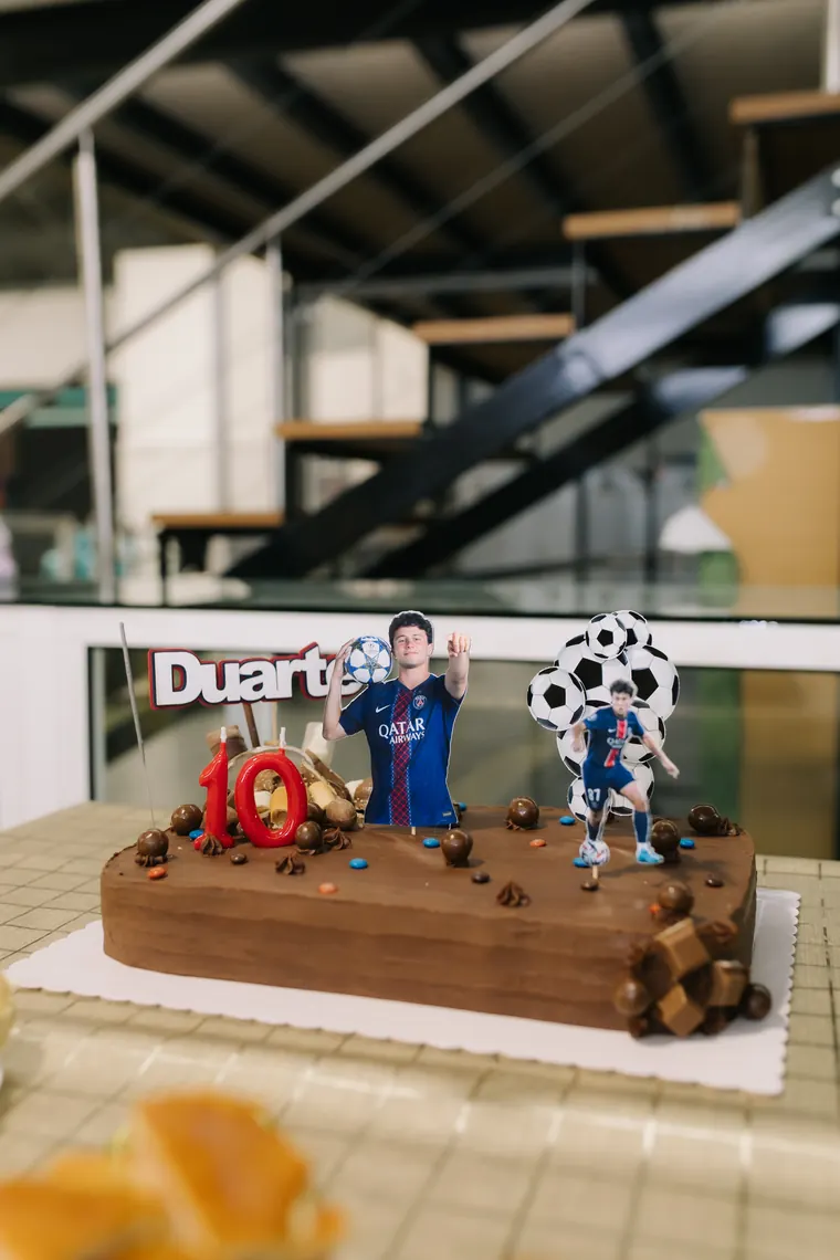 Bolo de aniversário numa festa
